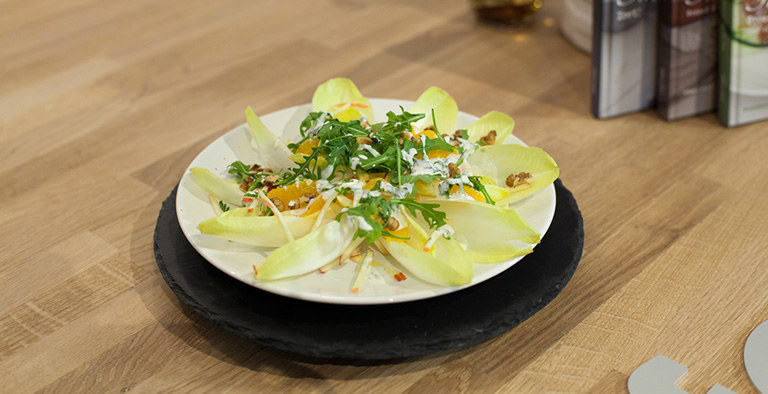 #2: Witlofsalade met rucola, appel en walnoten - Recept