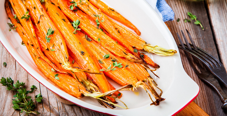 Wortelfriet met zalm en tomaat