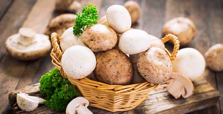 Veganistische tapenade van paddenstoelen